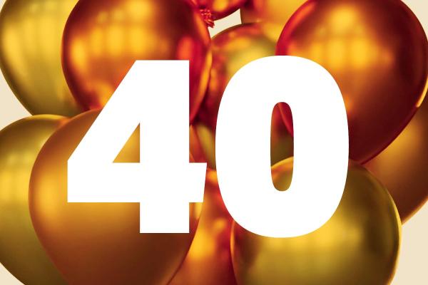 Ilmapalloja, joiden päällä on numero 40.
