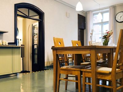 Tiedekahvilan sisätiloja.